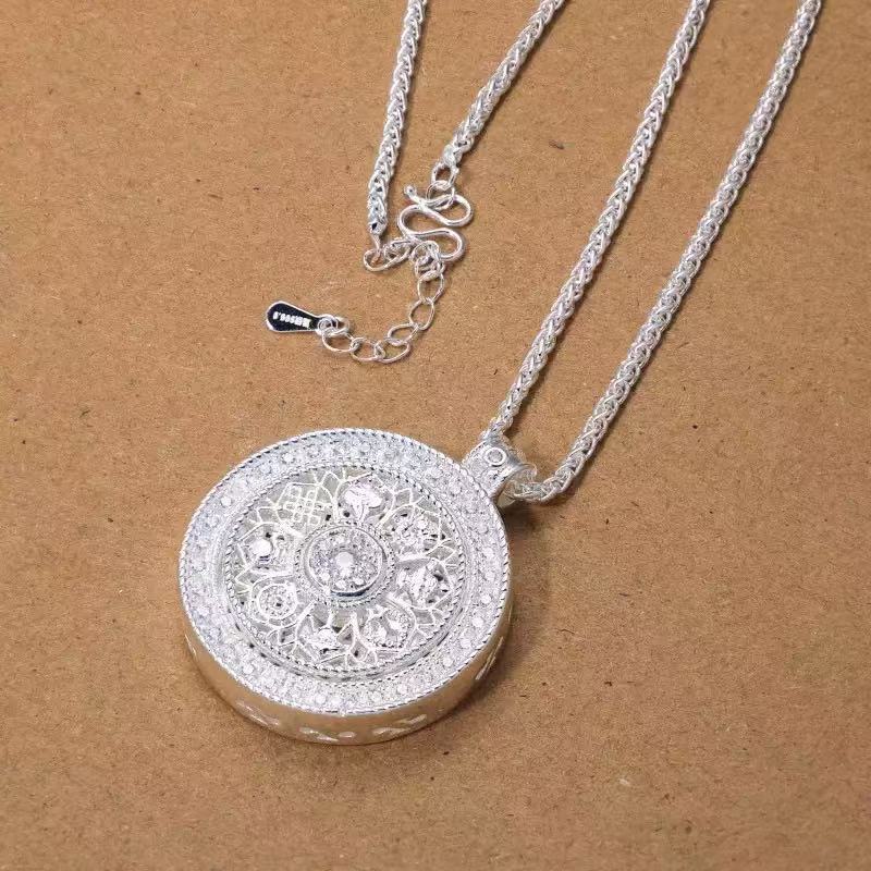 Eight Treasures Compass Rotating Necklace