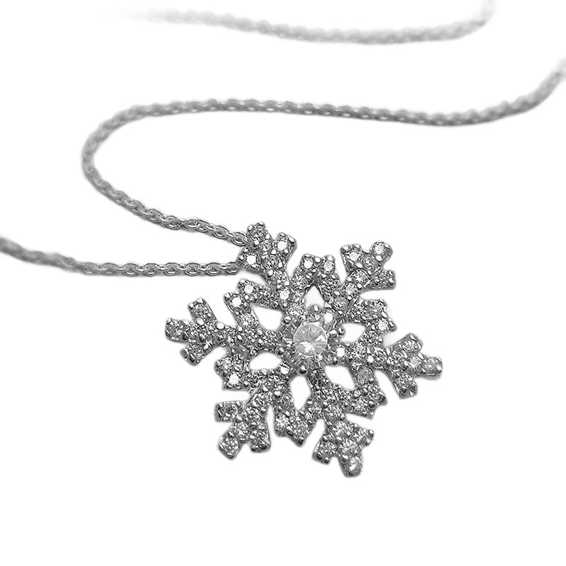 Lightweight Luxury Zircon Snowflake Pendant Necklace For Women